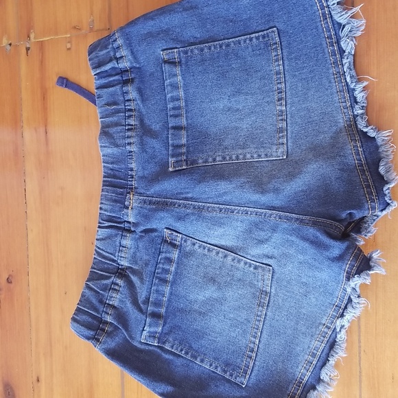 Jean shorts. Size Small.  Excellent Condition - Picture 2 of 6